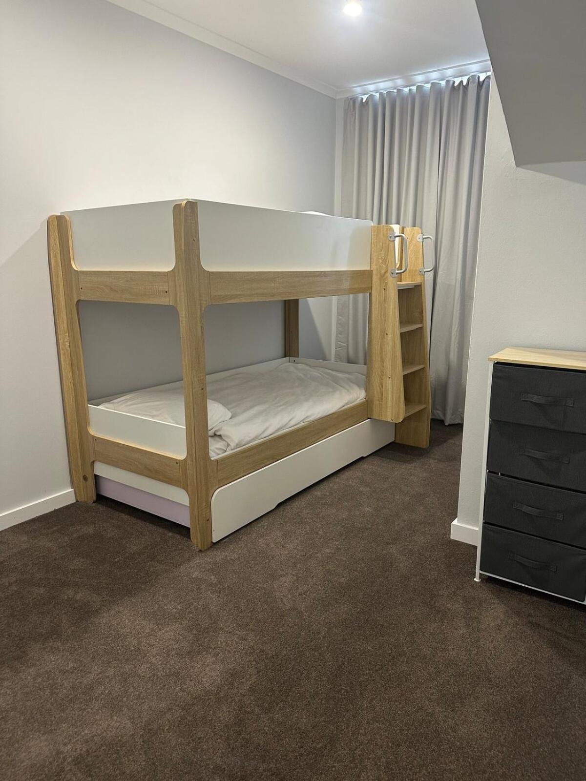 3 Bedroom City Apt, Big Yard & Park Views - Sleeps 7 Adelaide Esterno foto